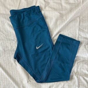 Nike Women’s Cropped Leggings